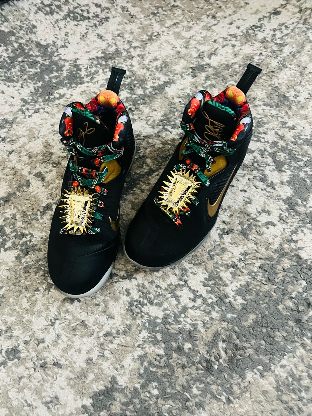 Nike LeBron 9 Watch the Throne (2022)